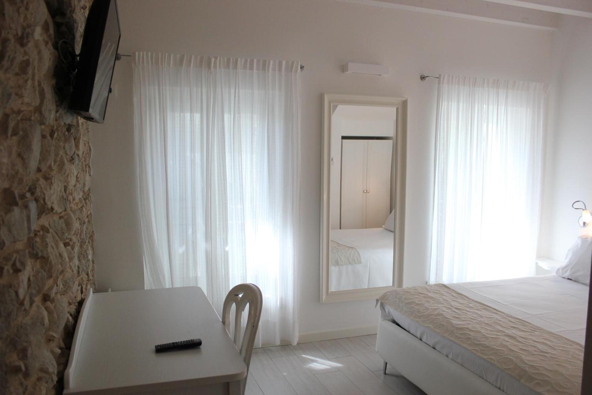 Punto 41 Hotell Peschiera del Garda Exteriör bild