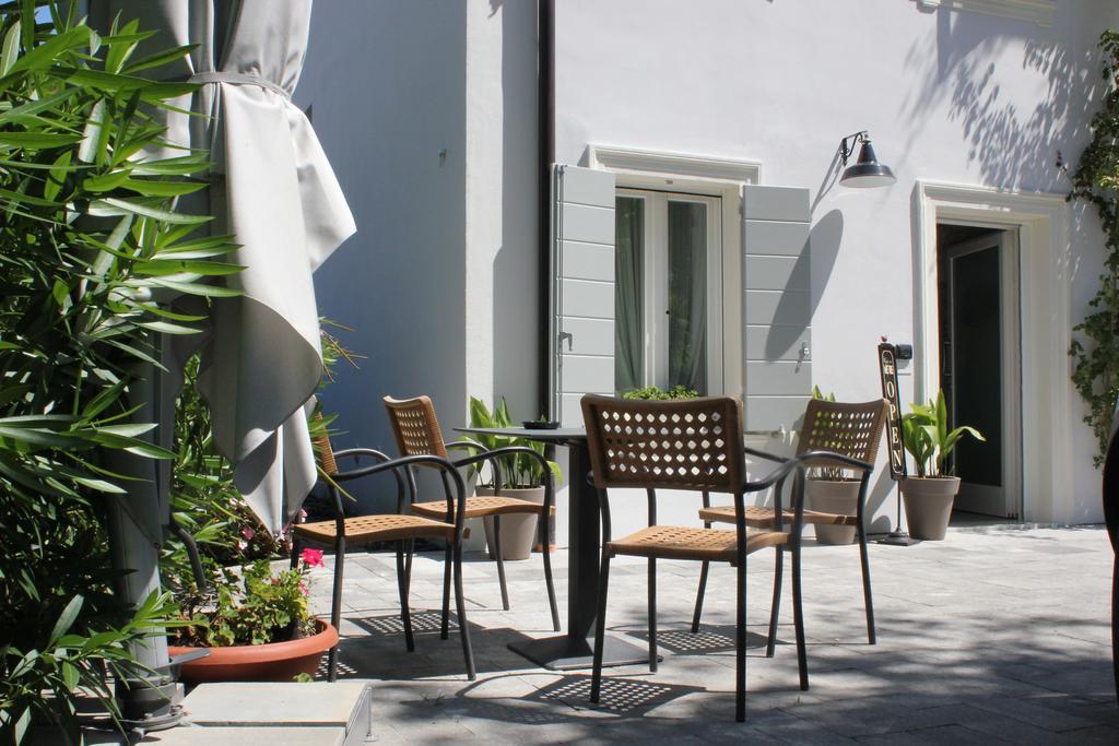 Punto 41 Hotell Peschiera del Garda Exteriör bild